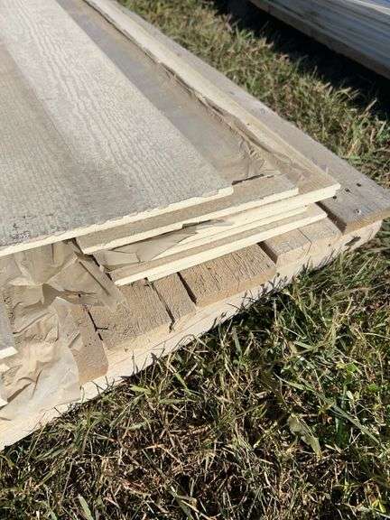 Qty of (2 pallets)) Hardie siding WHITE