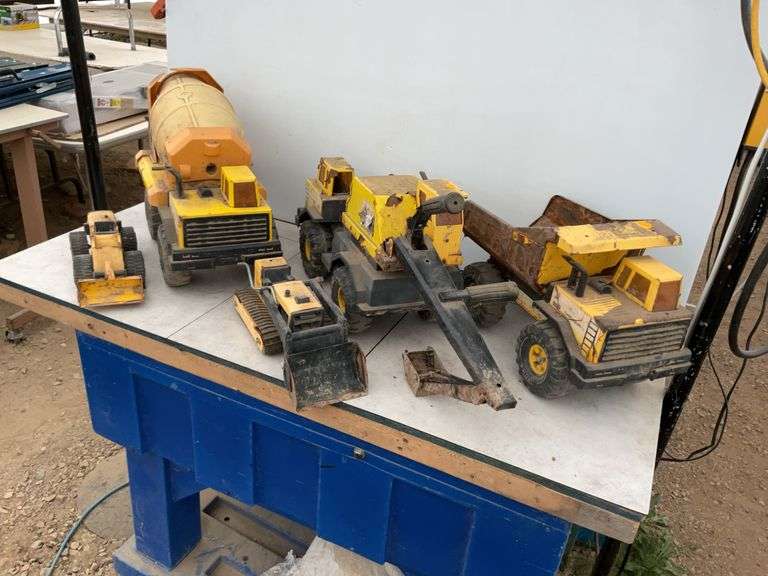 5 Tonka toys, mostly complete but needs paint jobs lol