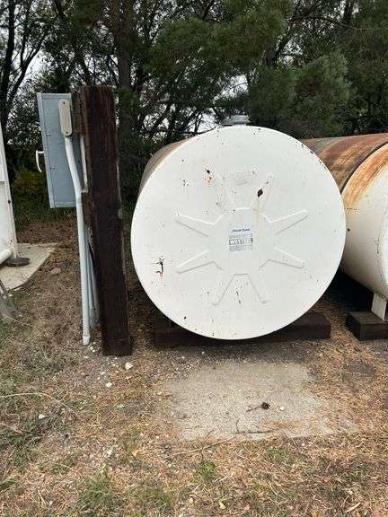 OFFSITE KINISTINO: Westeel 1000gal Fuel tank only NO PUMP