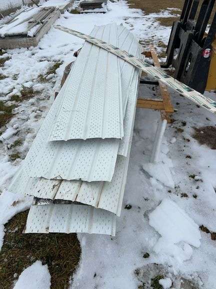 Qty of soffit WHITE - some have been damaged by wind