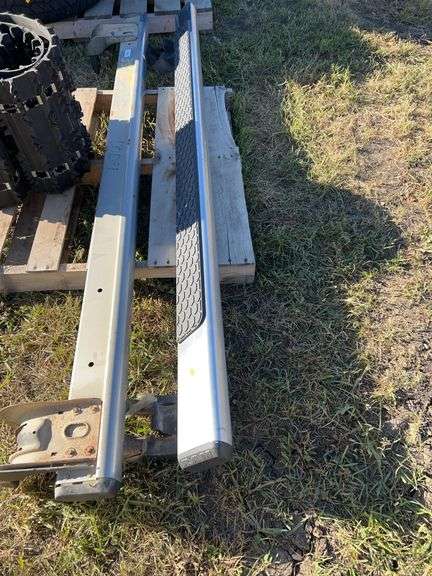 87” Dodge running boards - no hardware
