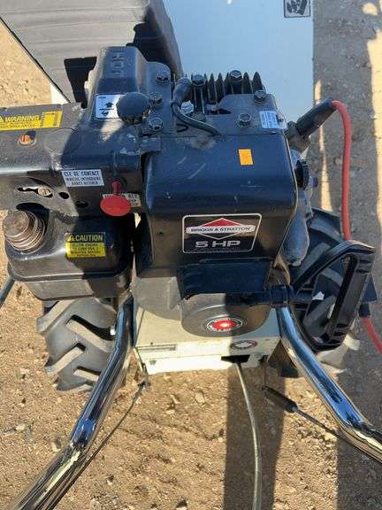 Cub Cadet 24” snowblower - runs