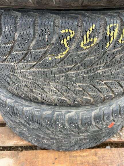 4 tires/rims off of a 2018 VW 245/50R18