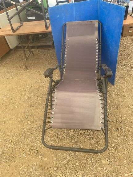 Zero-Gravity lawn chair