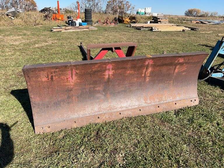8’ Dozer blade came off Case 1070