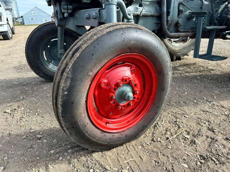 OFFSITE MELFORT: Massey Ferguson 65