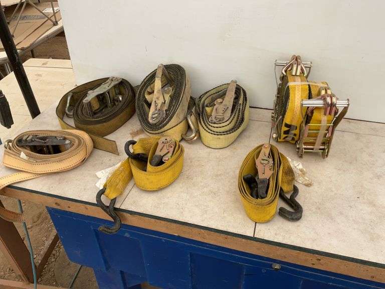 Qty of ratcheting straps