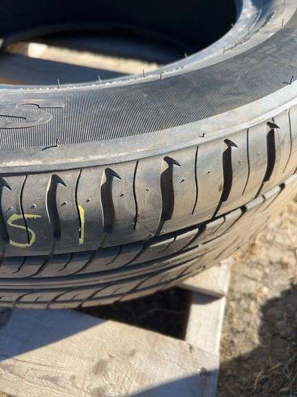 Tire 225/65R17