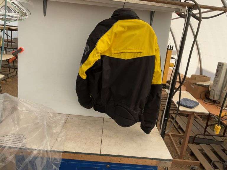 XL Rhyno jacket with zippered in lining