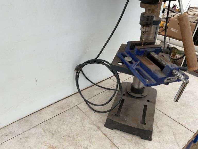 Mastercraft table top drill press comes with vice and laser