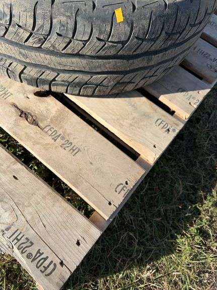 4 BF GOODRICH tires 255/65R18