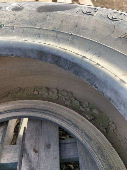 1 UNUSED GOODYEAR 32x11.5-15 implement tires