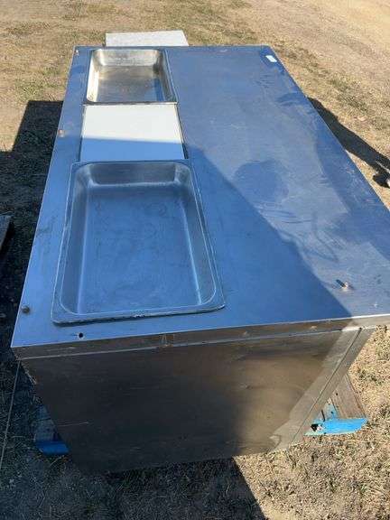 Stainless steel bench w/cooling unit