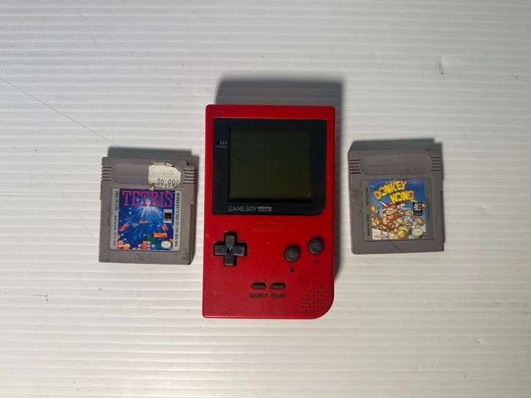 Nintendo GameBoy Pocket w/ Donkey Kong & Tetris - works