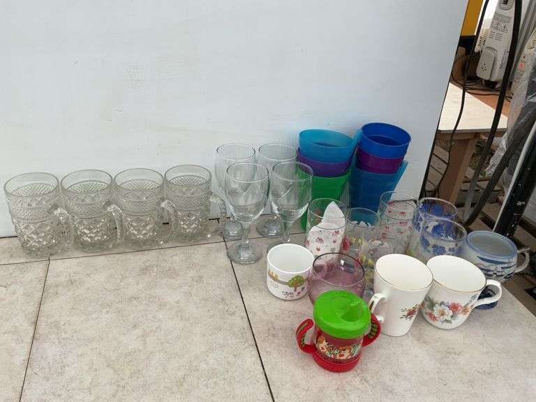 Miscellaneous glass ware