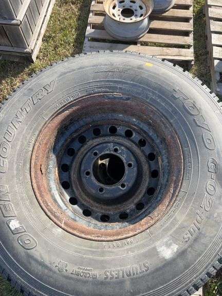 4 tires/rims 265/75R15