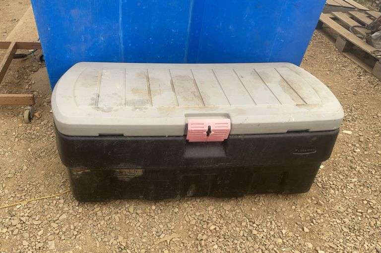 Rubbermaid toolbox measures overall 43 long by 20w x 16 deep