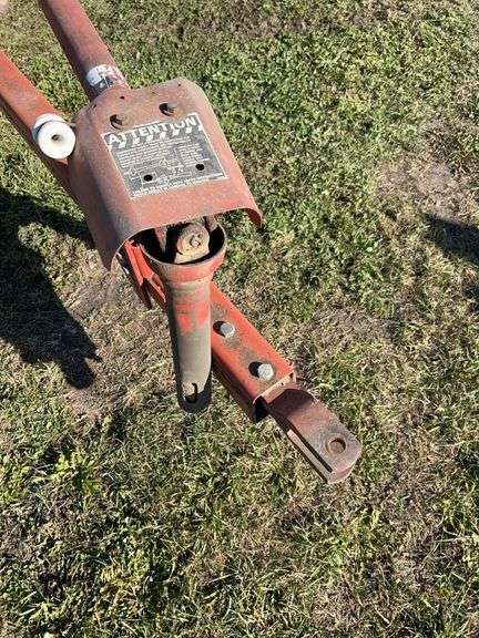 New Holland 310 Hayliner Baler