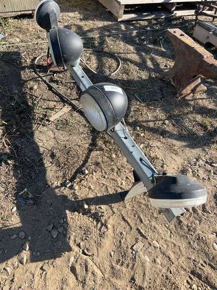 Roof mount light bar