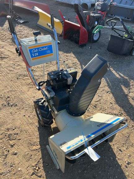 Cub Cadet 24” snowblower - runs