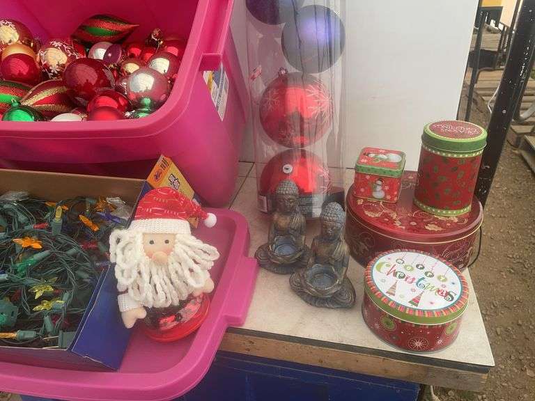 Quantity of Christmas decorations
