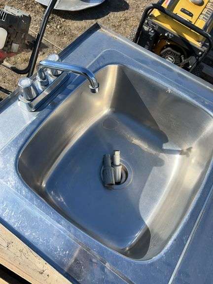 Stainless steel sink