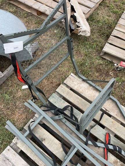 UNUSED tree stand