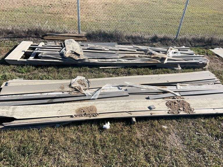 Qty of (2 pallets) Hardie siding trim pieces and siding
