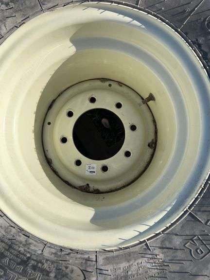 UNUSED Goodyear tire/rim 21.5L-16.1SL