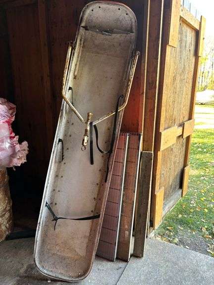 OFFSITE ARBORFIELD: Approx 7ft tow behind Snowmobile sleigh