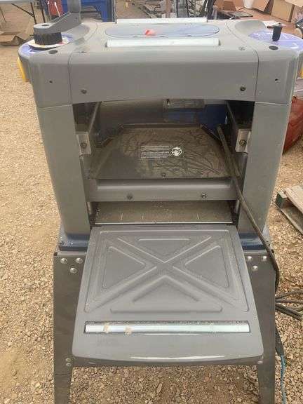 Mastercraft maximum 13" thickness planer on stand working condition
