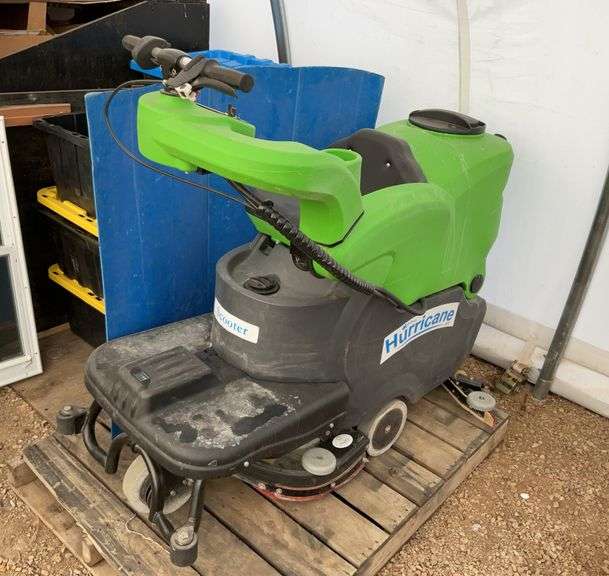 Owner says good working self propelled hurricane XTT floor scrubber
