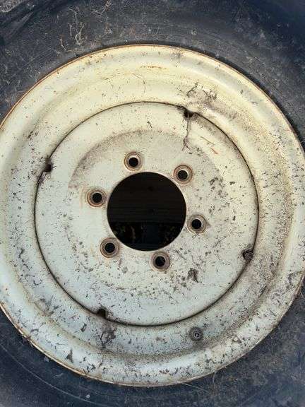 Implement tire/rim 32x11.5-15 - holding air