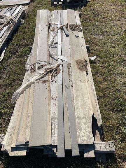 Qty of (2 pallets) Hardie siding trim pieces and siding