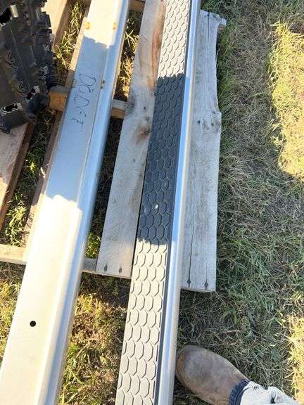 87” Dodge running boards - no hardware