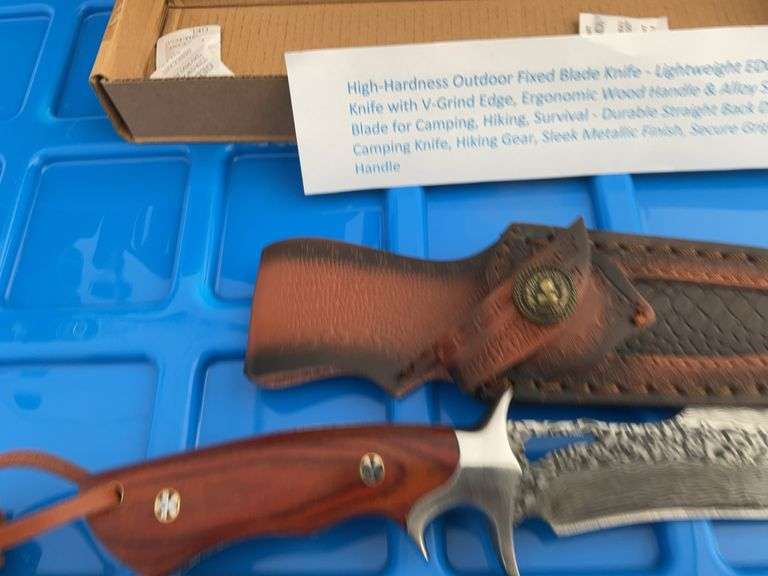 Fixed blade Damascus knife approximately 5” blade