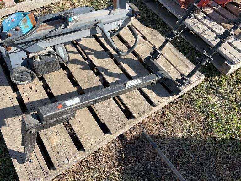 Hitch mounted bike carrier