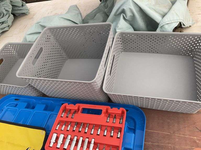 1/4” drive socket set, set of metric combination wrenches, 3 small baskets