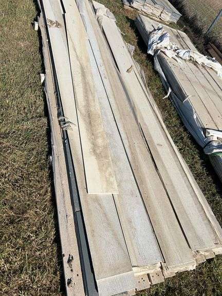 Qty of (2 pallets)) Hardie siding WHITE