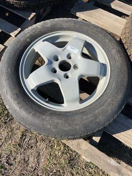 Goodyear tire/rim T175/90D18