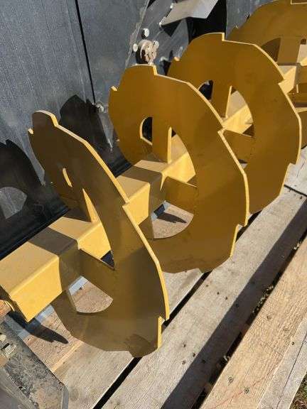 LEON'S 6ft Hi-Flow Snowblower UNUSED c/w remote