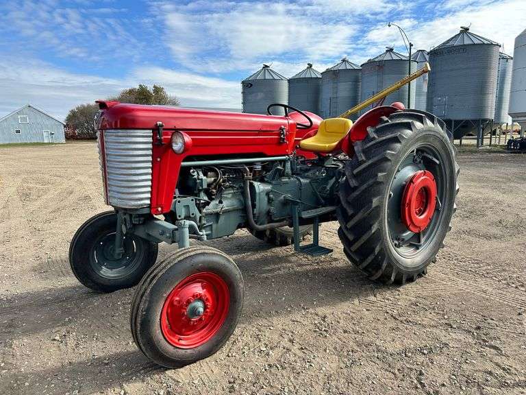 OFFSITE MELFORT: Massey Ferguson 65
