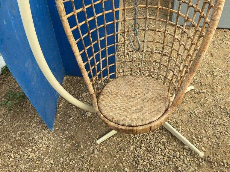 Hanging wicker chair
