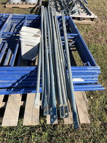 8 scaffold sections & 8 cross members