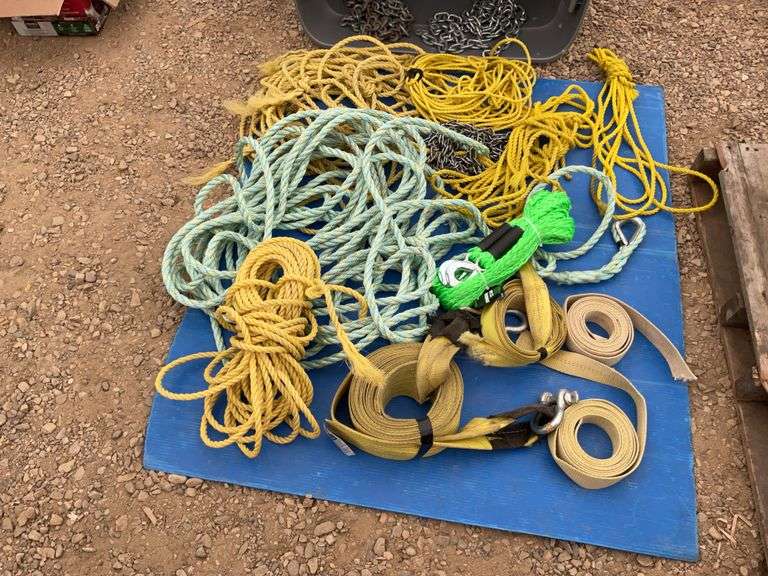 Qty of rope and several light chains with no hooks comes in the tote