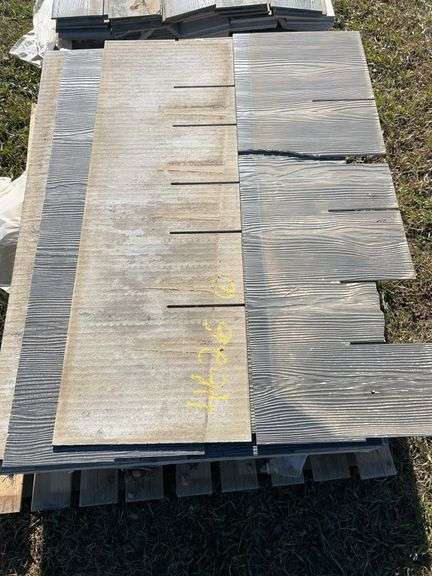 Qty of Hardie siding panels (1 pallet)