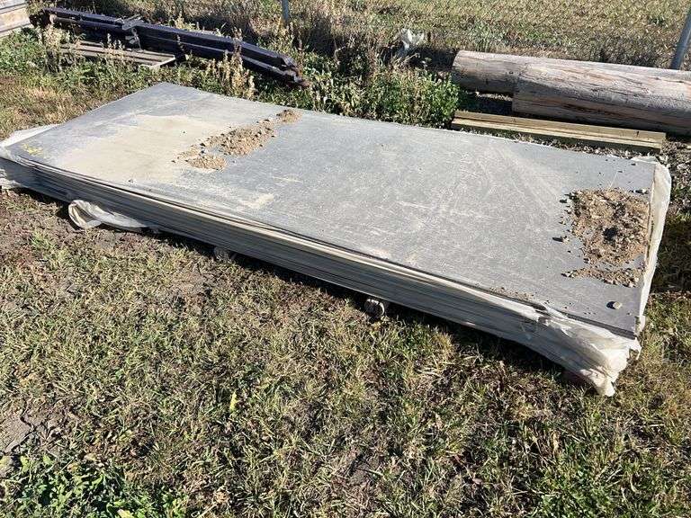 Qty of Hardie siding sheets (1 pallet)