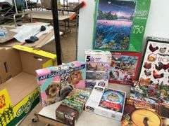 Large quantity of puzzles