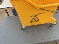 Like new commercial mop pail
