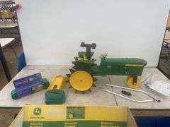 John Deere travelling sprinkler unused, pair of soaker hoses